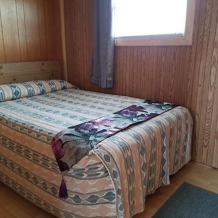 Blue Spruces Cottages Hampton Luaran gambar