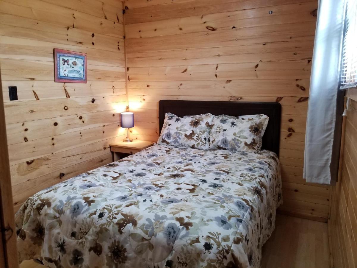 Blue Spruces Cottages Hampton Luaran gambar