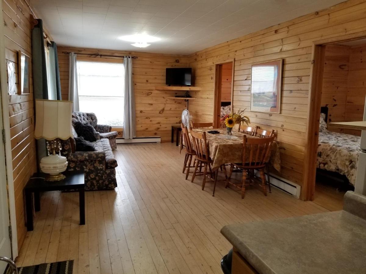 Blue Spruces Cottages Hampton Luaran gambar