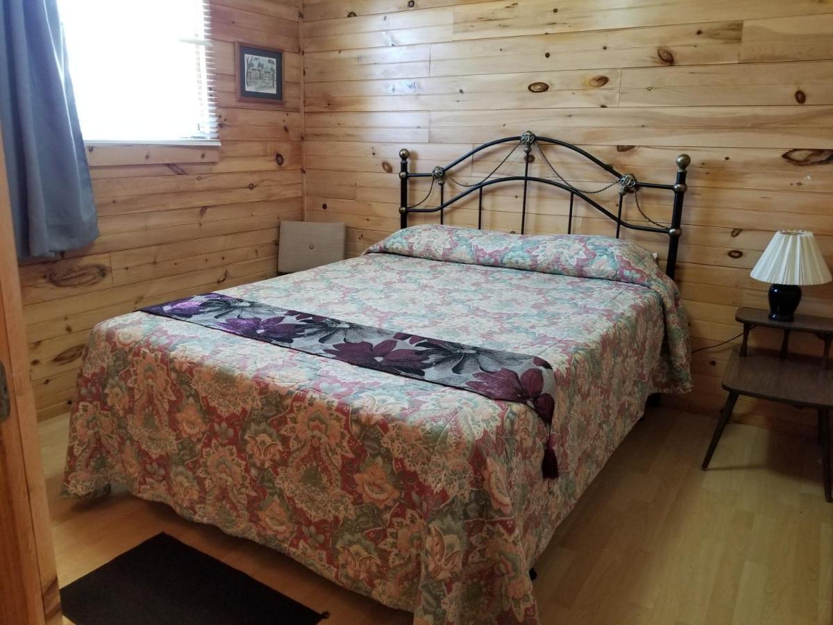 Blue Spruces Cottages Hampton Luaran gambar