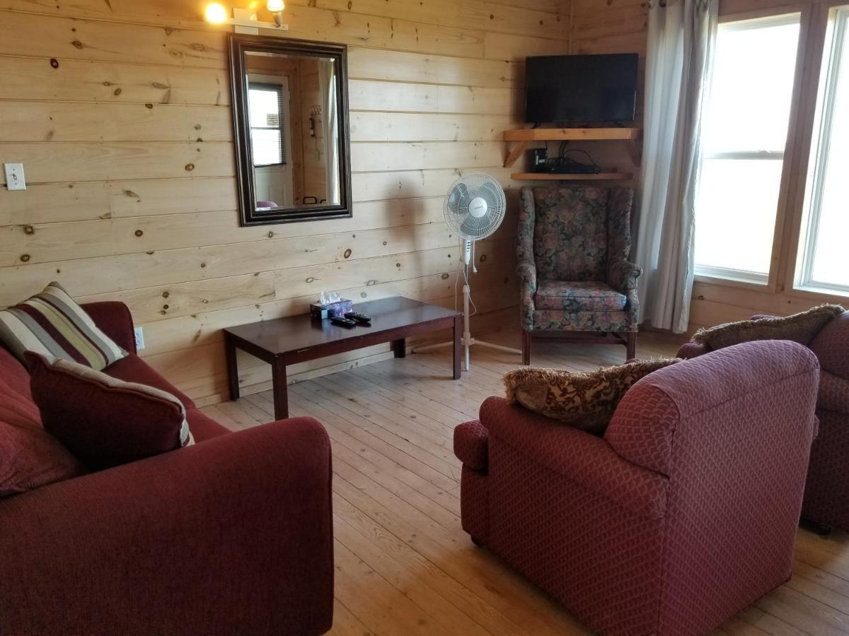 Blue Spruces Cottages Hampton Luaran gambar
