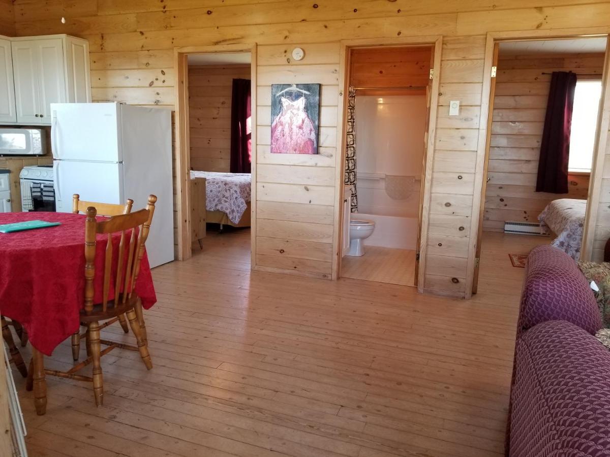 Blue Spruces Cottages Hampton Luaran gambar