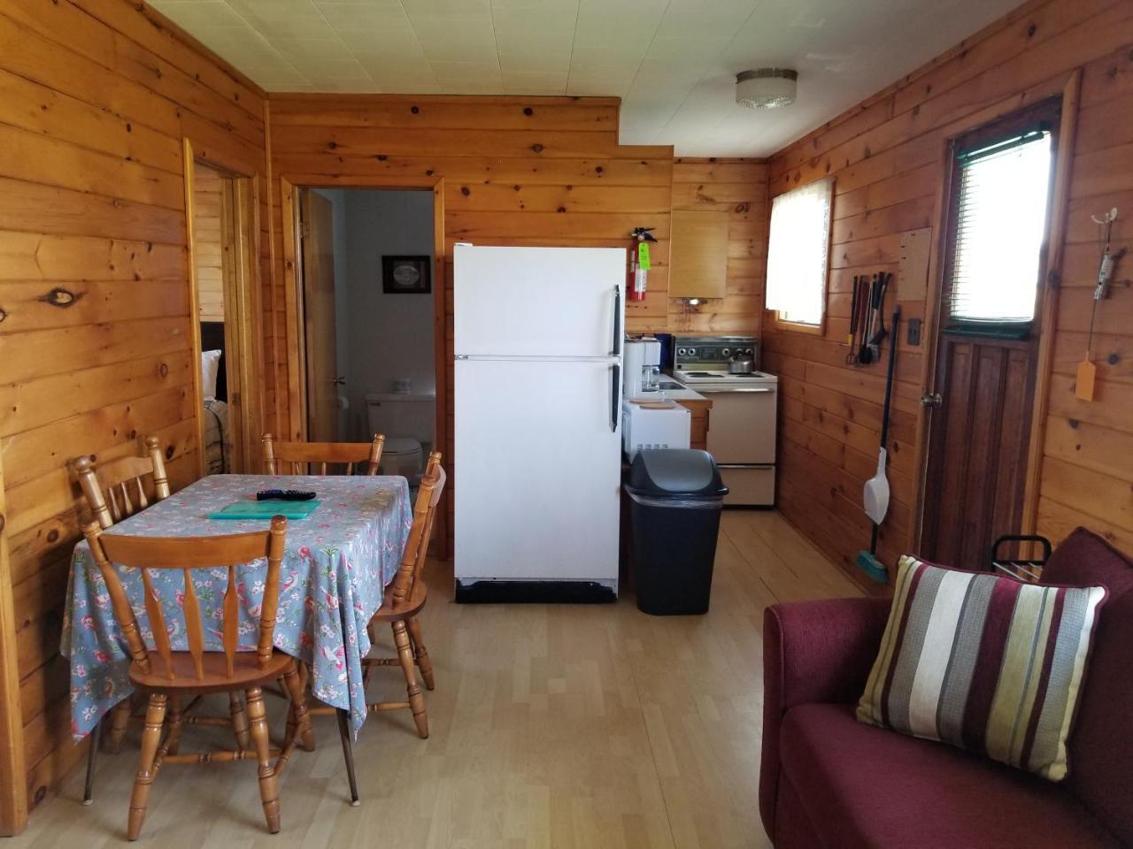 Blue Spruces Cottages Hampton Luaran gambar