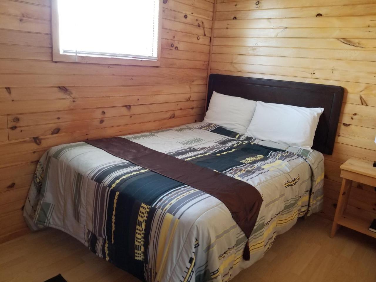 Blue Spruces Cottages Hampton Luaran gambar
