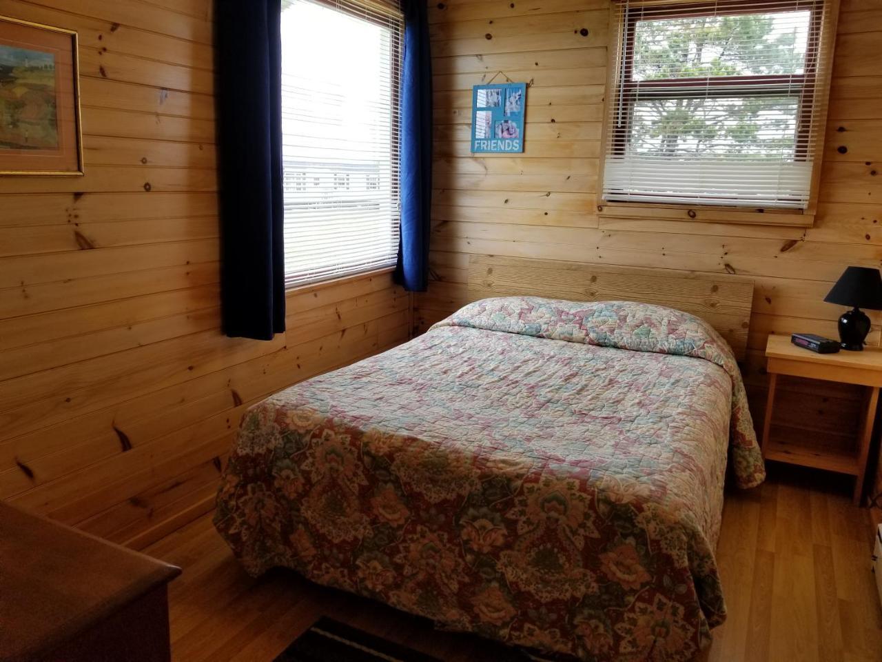 Blue Spruces Cottages Hampton Luaran gambar
