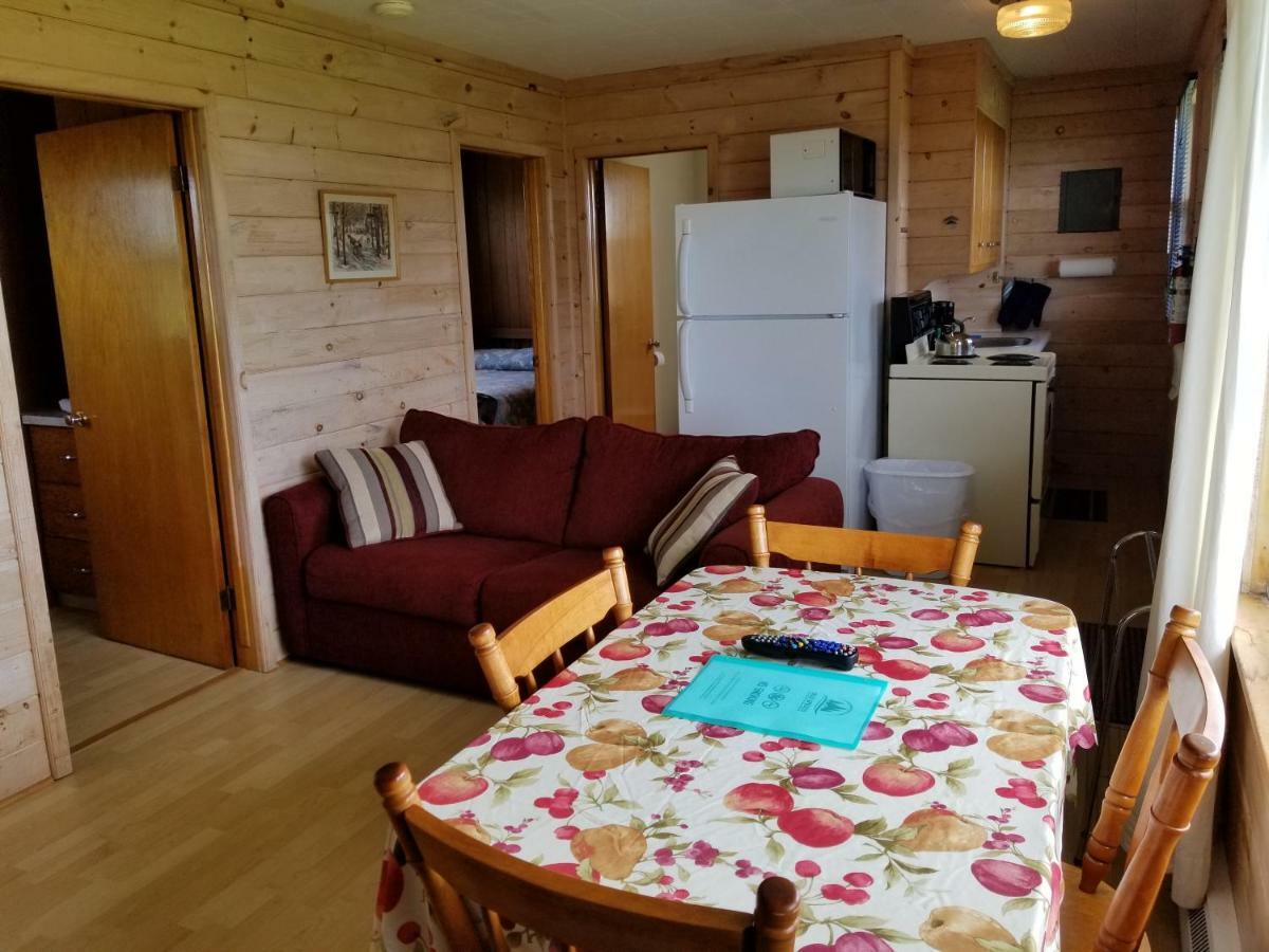 Blue Spruces Cottages Hampton Luaran gambar