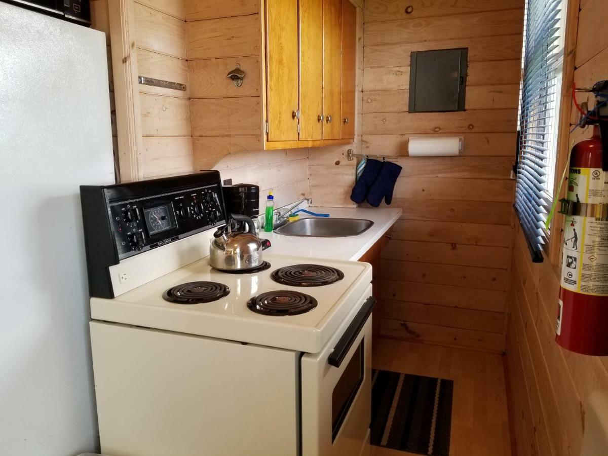Blue Spruces Cottages Hampton Luaran gambar