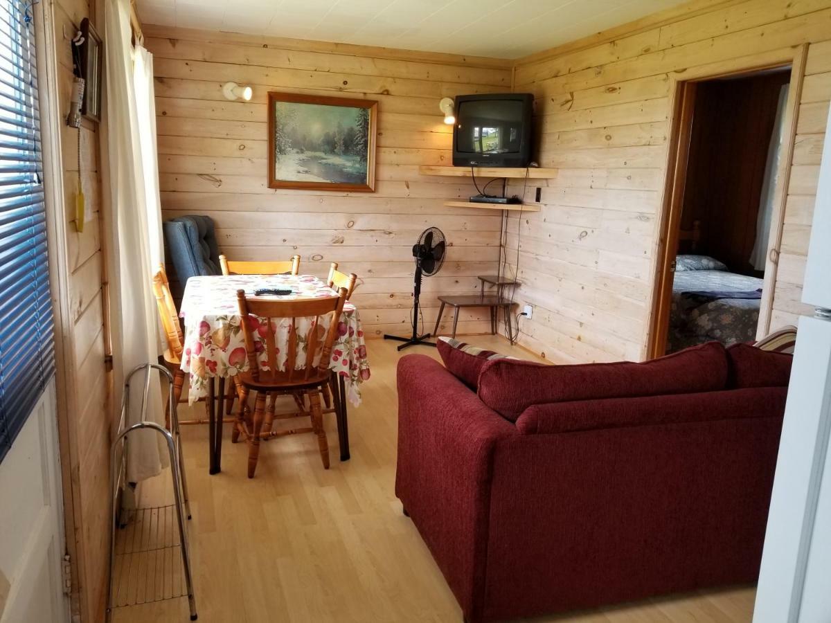 Blue Spruces Cottages Hampton Luaran gambar