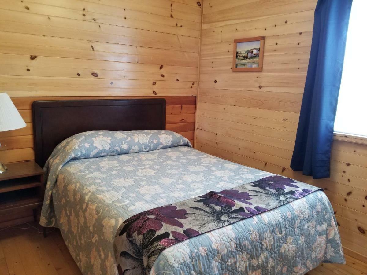 Blue Spruces Cottages Hampton Luaran gambar