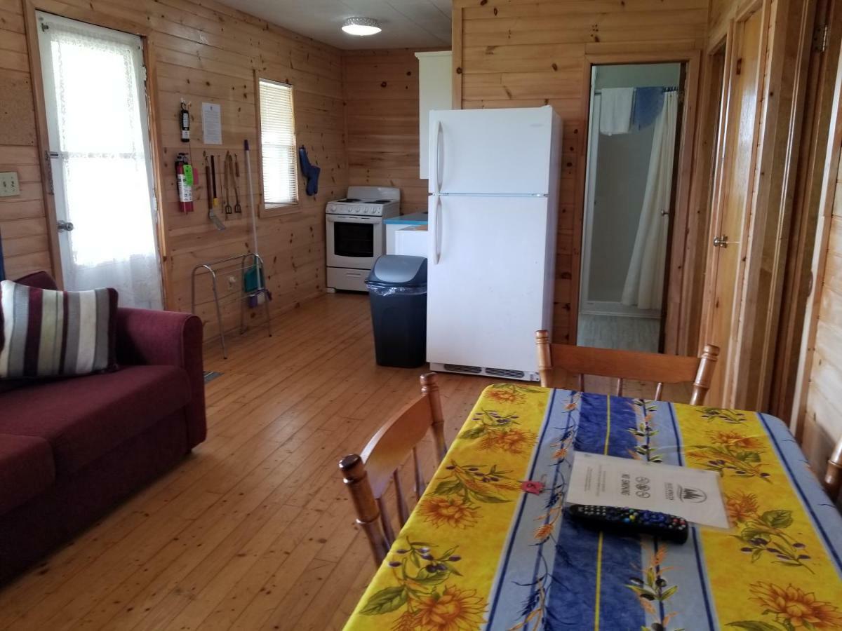 Blue Spruces Cottages Hampton Luaran gambar