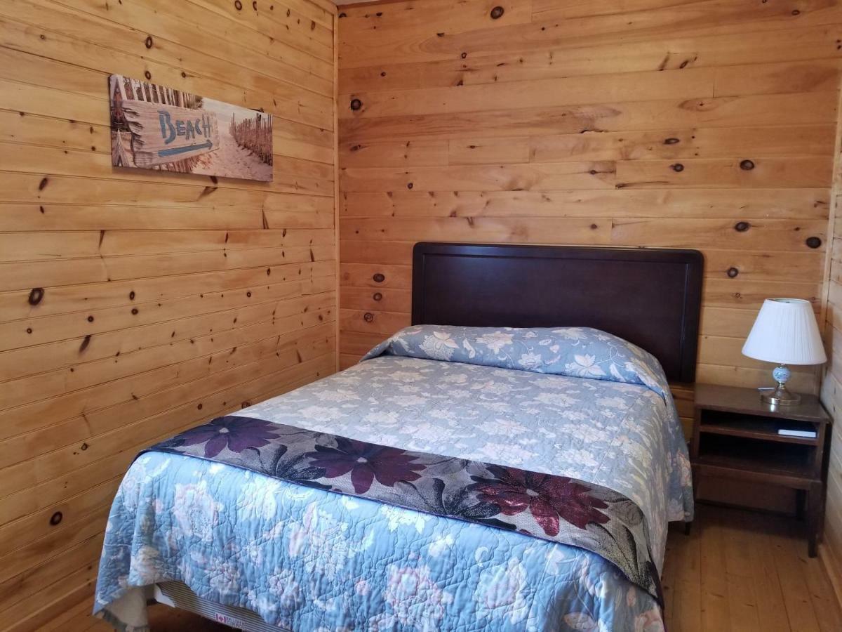 Blue Spruces Cottages Hampton Luaran gambar
