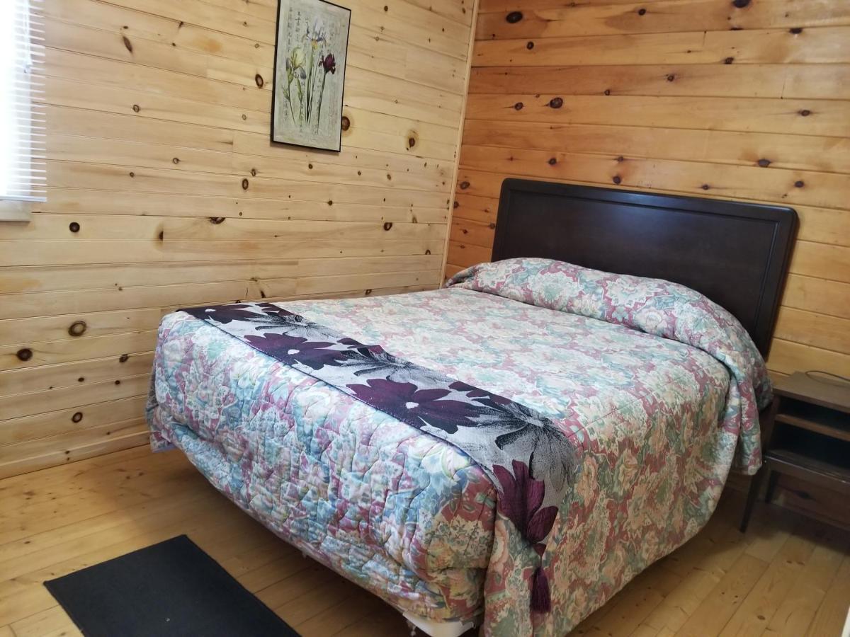Blue Spruces Cottages Hampton Luaran gambar