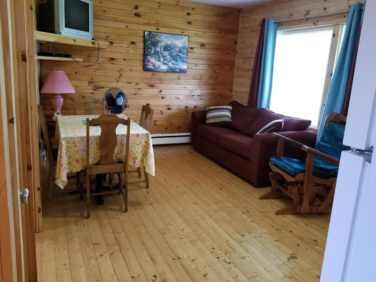 Blue Spruces Cottages Hampton Luaran gambar